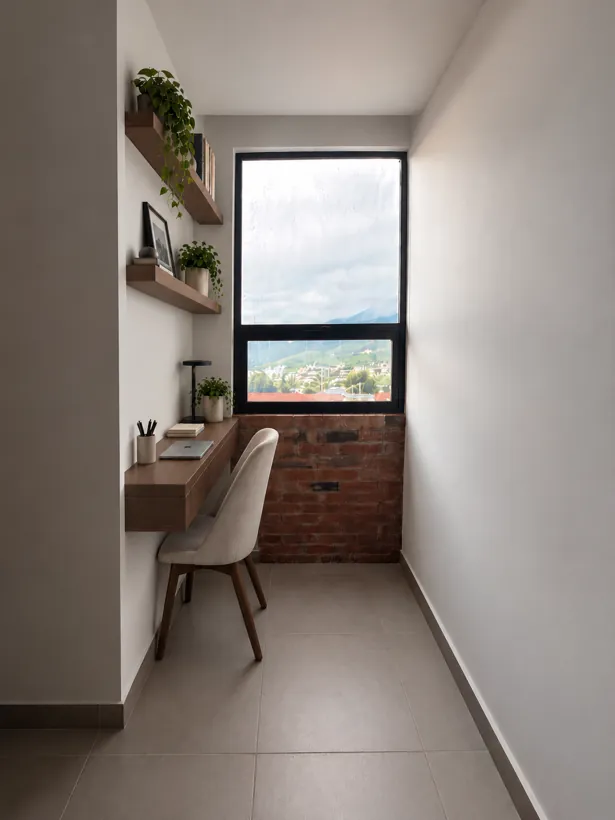 Render de escritorio flotante de madera junto a la ventana, con repisas y silla tapizada